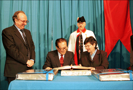 Les présidents chinois et suisse visitent le CERN