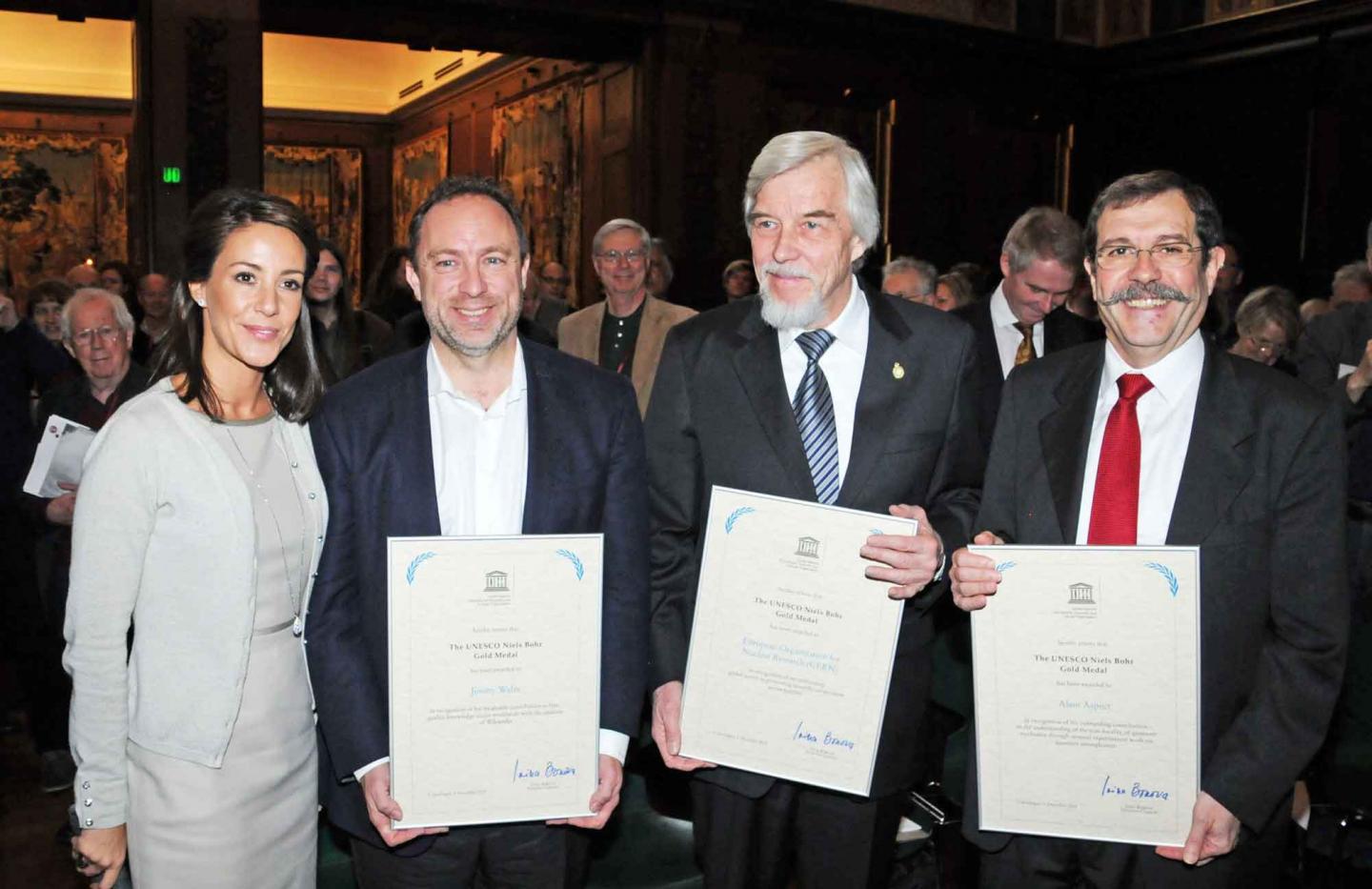 UNESCO awards Niels Bohr Gold Medal to CERN	