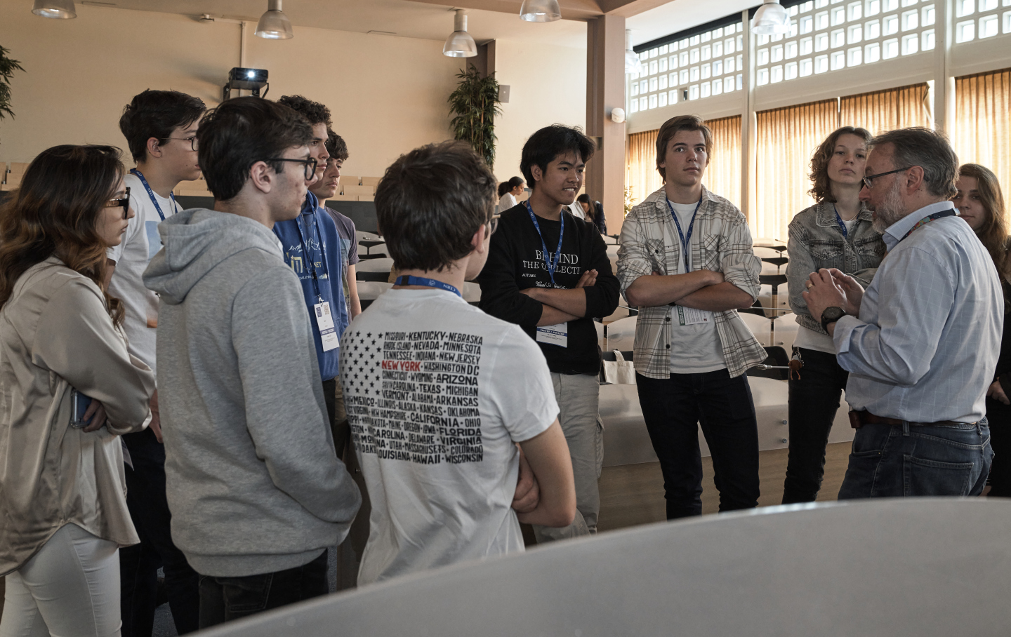 Coordinator of the CERN QTI speaking to students at the workshop